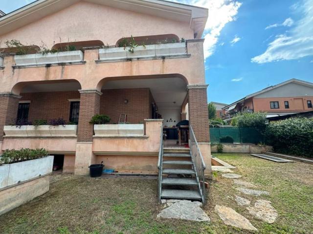 Villa Indipendente in vendita a Municipio Roma X, Roma Capitale