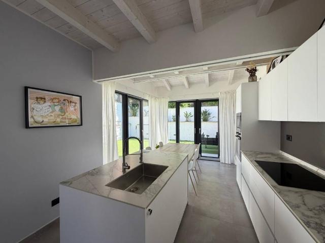 Villa Indipendente in vendita a Villa Verde, Roma Capitale