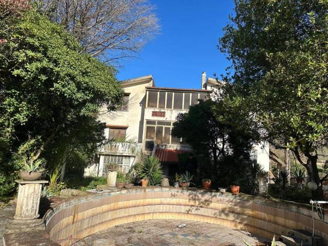 Villa Indipendente in vendita a Roma Capitale, Lazio