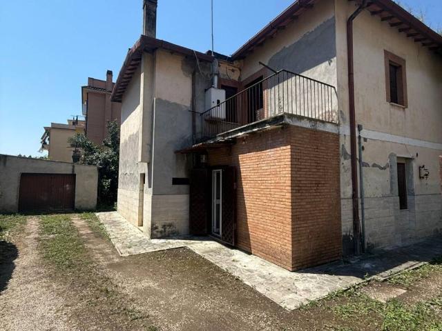 Villa Indipendente in vendita a Saxa Rubra, Roma Capitale