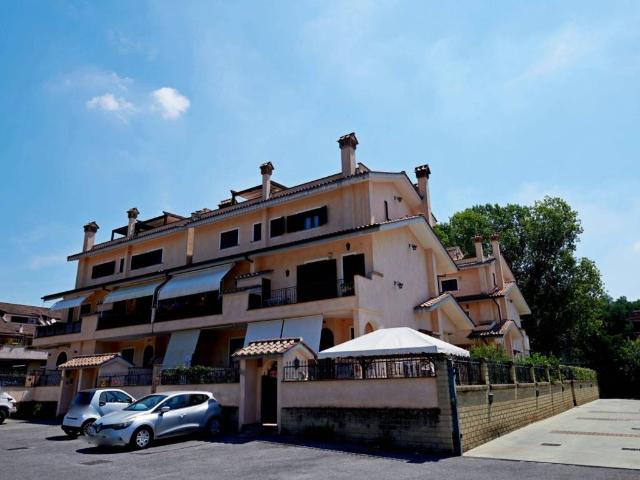 Villa Indipendente in vendita a Pantan Monastero, Roma Capitale