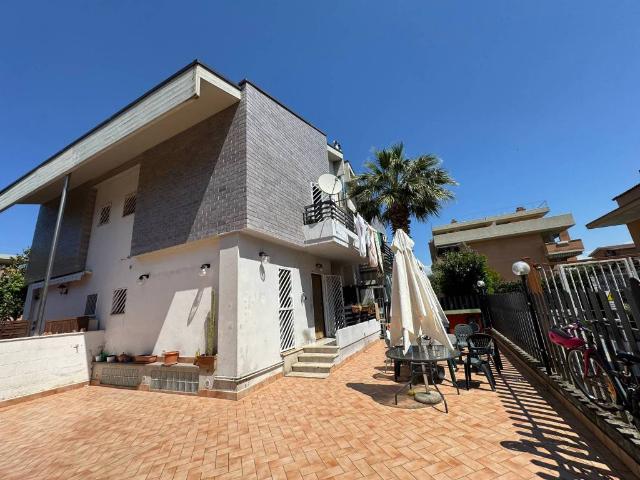 Villa Indipendente in vendita a Morena, Roma