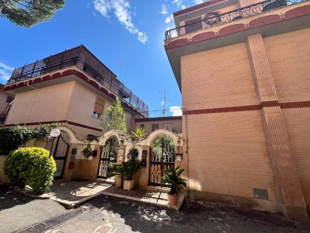 Villa Indipendente in vendita a Municipio Roma XV, Roma Capitale