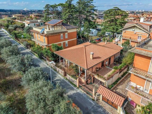 Villa Indipendente in vendita a Villa Verde, Roma Capitale