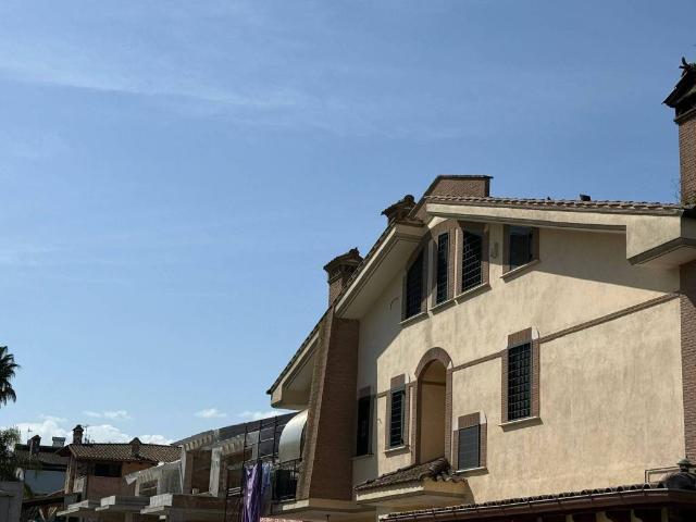 Villa Indipendente in vendita a Villaggio Breda, Roma Capitale