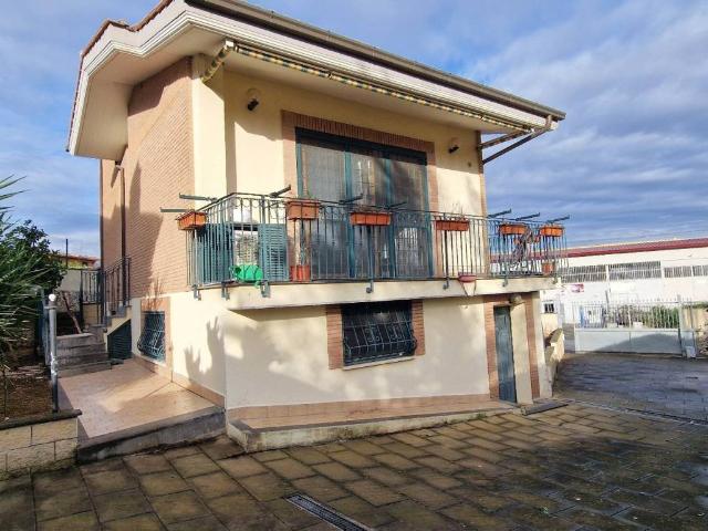 Villa Indipendente in vendita a Roma Capitale, Lazio