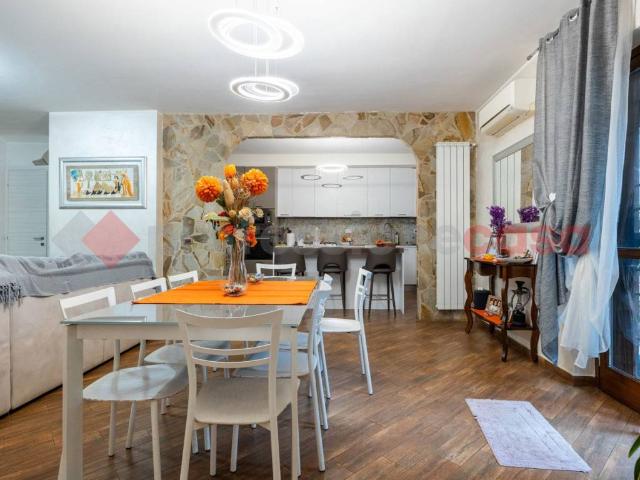 Villa Indipendente in vendita a Giardini di Corcolle, Roma Capitale