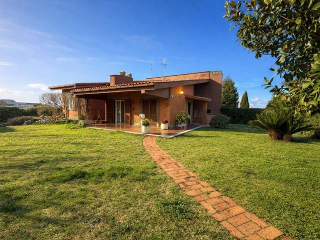 Villa Indipendente in vendita a Municipio Roma VII, Roma Capitale