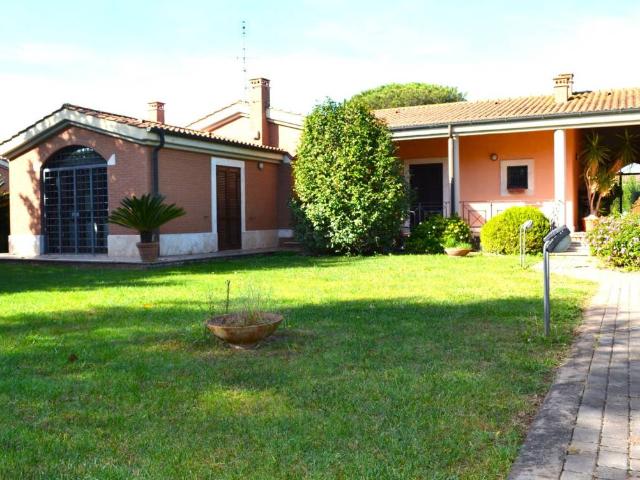 Villa Indipendente in vendita a Municipio Roma IX, Roma Capitale