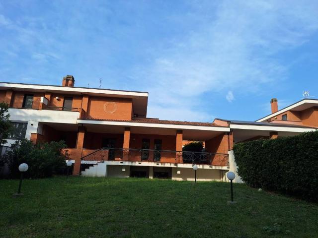 Villa Indipendente in vendita a Municipio Roma XII, Roma Capitale