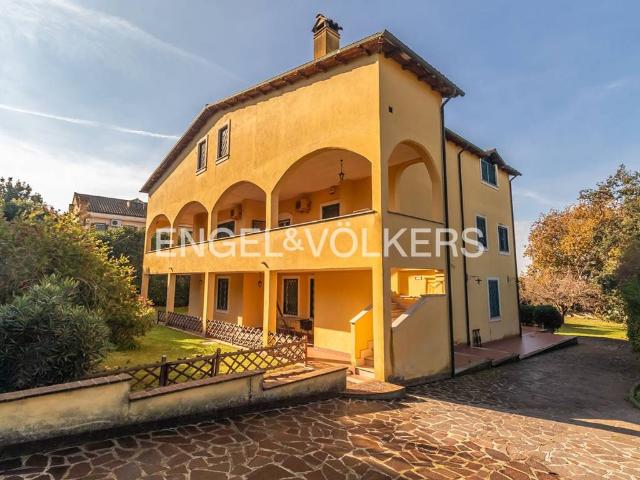 Villa Indipendente in vendita a Monte Migliore, Roma Capitale
