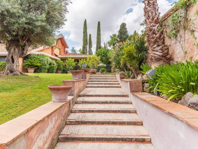 Villa Indipendente in vendita a Municipio Roma IV, Roma Capitale