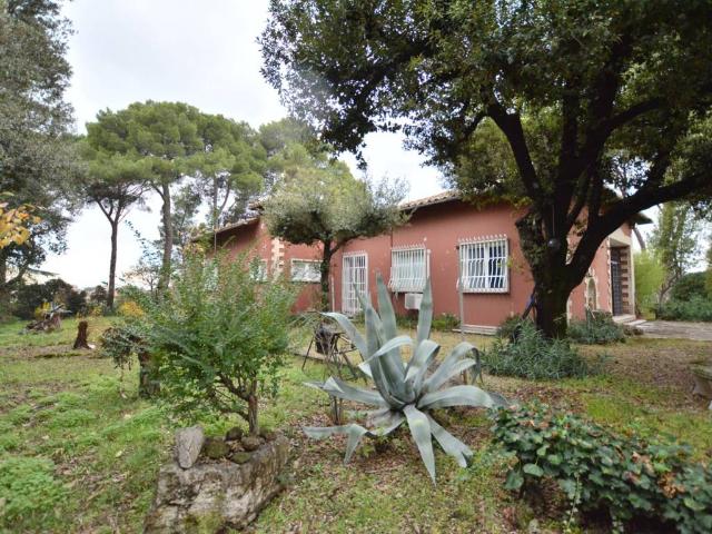 Villa Indipendente in vendita a Finocchio, Roma Capitale