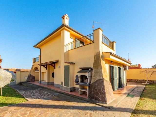 Villa Indipendente in vendita a Prato Fiorito, Roma Capitale