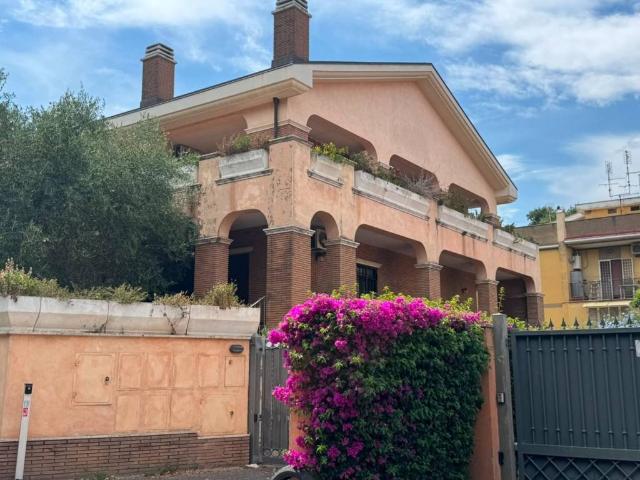 Villa Schiera in vendita a Municipio Roma X, Roma Capitale
