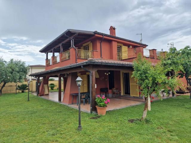 Villa Indipendente in vendita a Colle del Sole, Roma Capitale