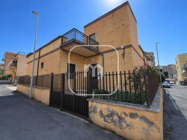Villa Indipendente in vendita a Municipio Roma VI, Roma Capitale