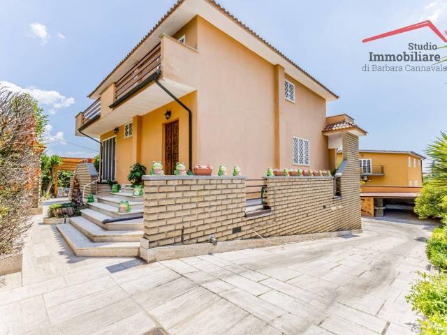 Villa Indipendente in vendita a Monte Migliore, Roma Capitale