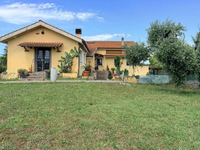 Villa Indipendente in vendita a Roma Capitale, Lazio