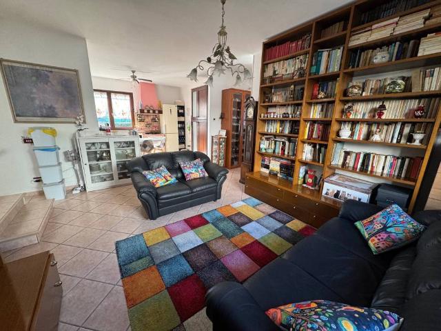 Villa Indipendente in vendita a Centro Giano, Roma Capitale