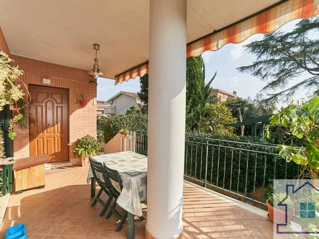 Villa Indipendente in vendita a Prato Fiorito, Roma Capitale