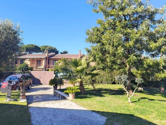 Villa Indipendente in vendita a Municipio Roma VII, Roma Capitale