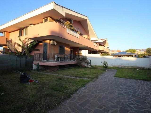 Villa Indipendente in vendita a Municipio Roma X, Roma Capitale