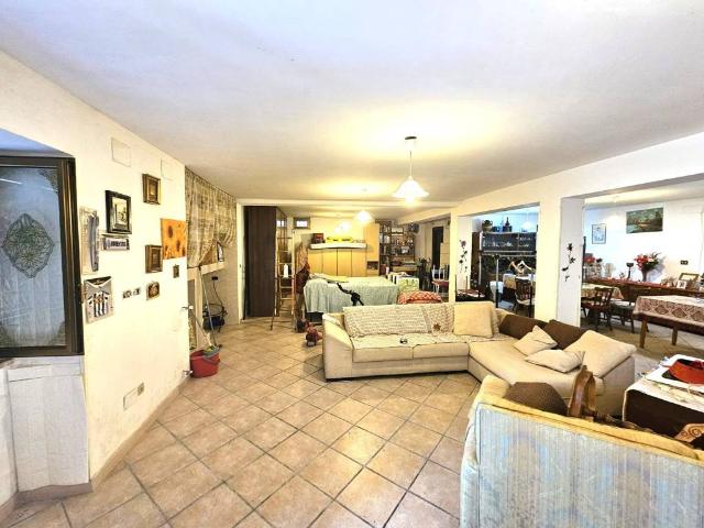 Villa Indipendente in vendita a Finocchio, Roma Capitale