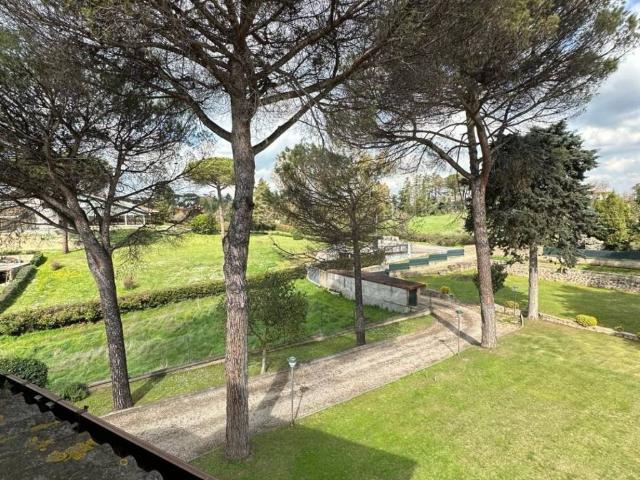 Villa Indipendente in vendita a Pantan Monastero, Roma Capitale