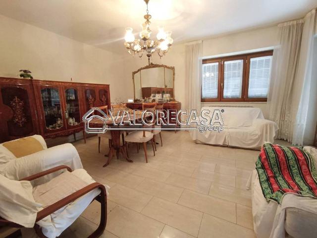 Villa Indipendente in vendita a Finocchio, Roma Capitale