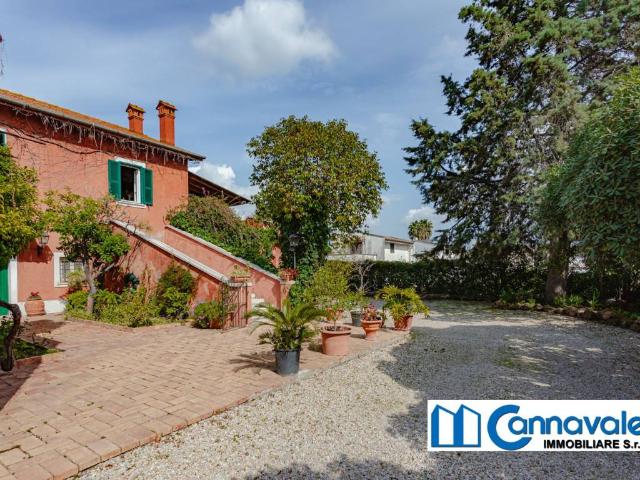 Villa Indipendente in vendita a Municipio Roma X, Roma Capitale