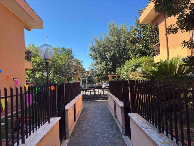 Villa Indipendente in vendita a Municipio Roma VII, Roma Capitale