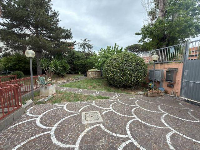 Villa Indipendente in vendita a Municipio Roma IX, Roma Capitale