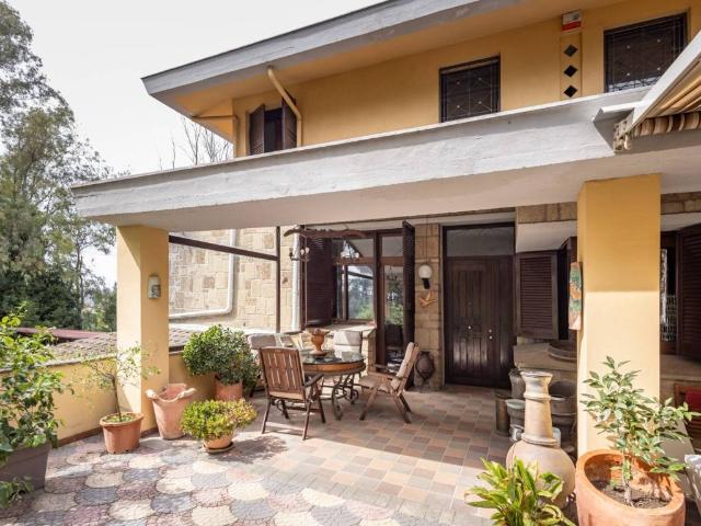 Villa Indipendente in vendita a Settebagni, Montecompatri