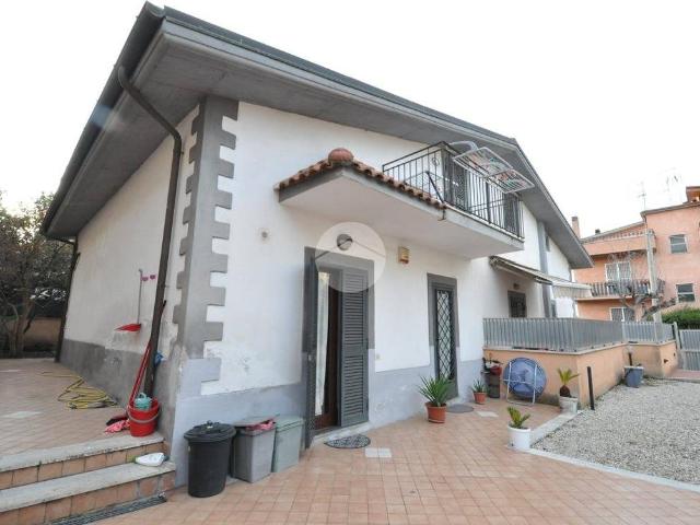 Villa Indipendente in vendita a Finocchio, Roma Capitale