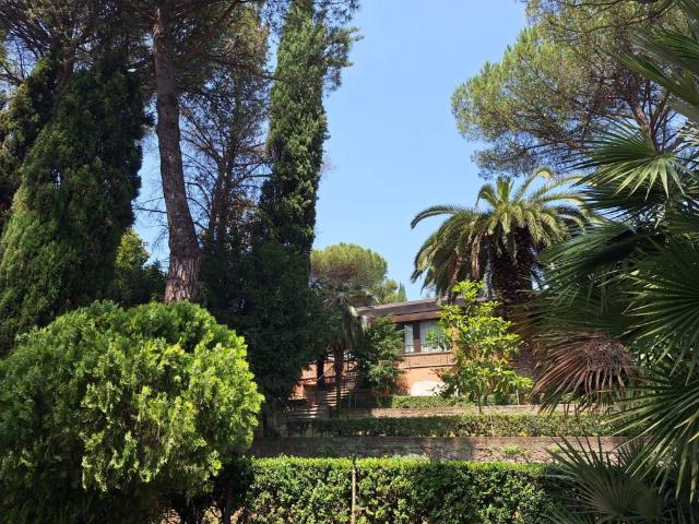 Villa Indipendente in vendita a La Giustiniana, Montecompatri