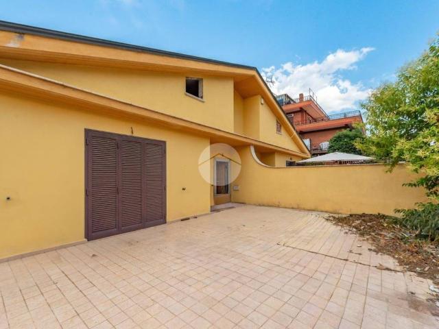 Villa Indipendente in vendita a Prato Fiorito, Roma Capitale