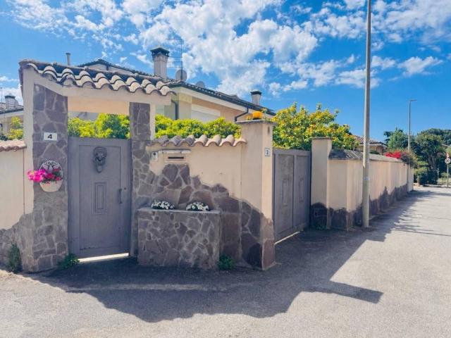 Villa Indipendente in vendita a Municipio Roma X, Roma Capitale