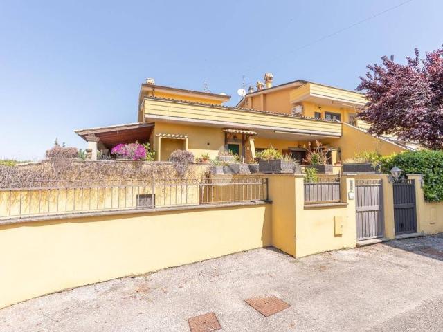 Villa Indipendente in vendita a Municipio Roma VII, Roma Capitale