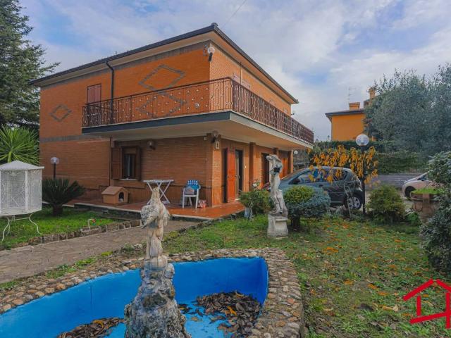 Villa Indipendente in vendita a Municipio Roma VI, Roma Capitale
