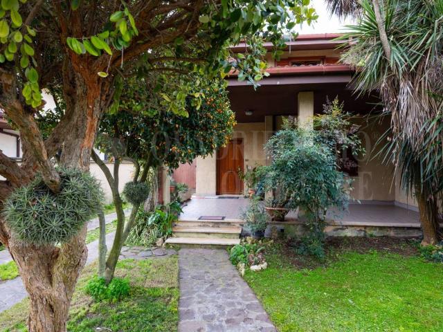 Villa Indipendente in vendita a Municipio Roma X, Roma Capitale