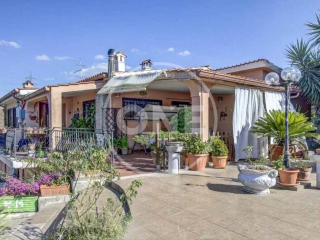 Villa Indipendente in vendita a Monte Migliore, Roma Capitale