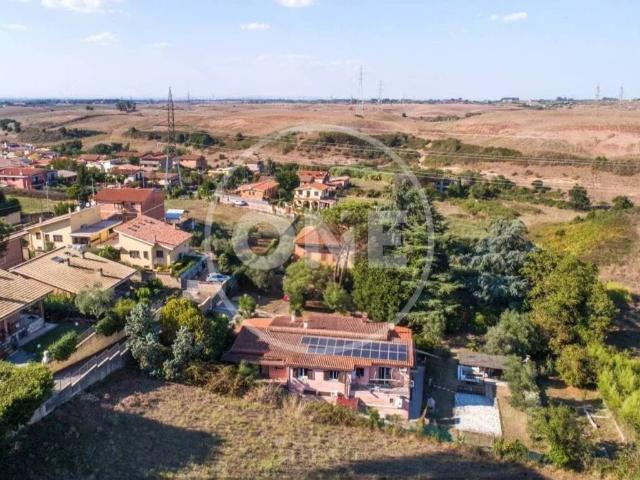 Villa Indipendente in vendita a Monte Migliore, Roma Capitale
