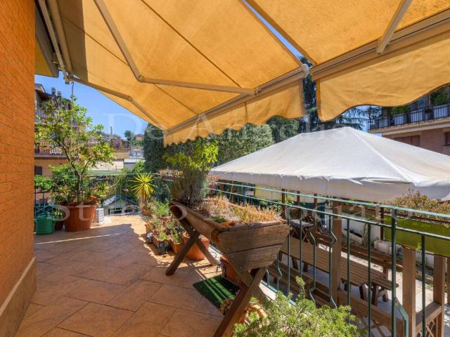 Villa Indipendente in vendita a Pantan Monastero, Roma Capitale