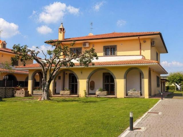Villa Indipendente in vendita a Municipio Roma VI, Roma Capitale