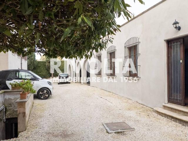 Villa Indipendente in affitto a Municipio Roma XV, Roma Capitale