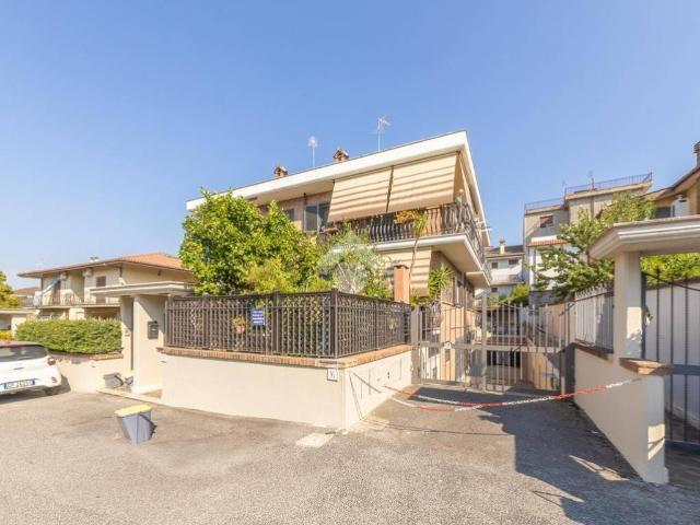 Villa Indipendente in vendita a Finocchio, Roma Capitale