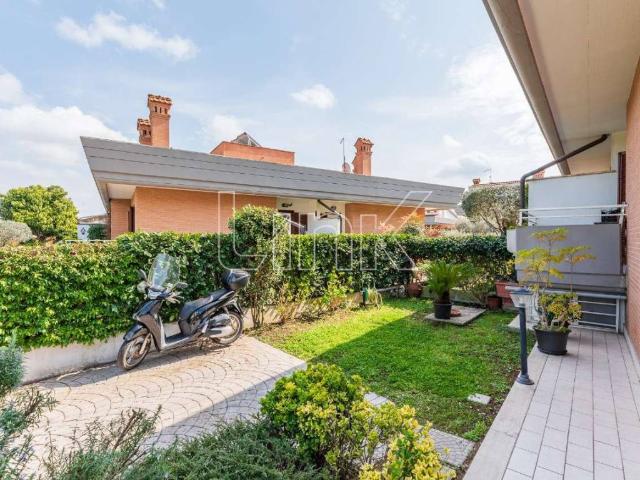 Villa Indipendente in vendita a Casal Lumbroso, Roma Capitale