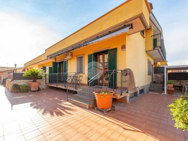 Villa Indipendente in vendita a Finocchio, Roma Capitale