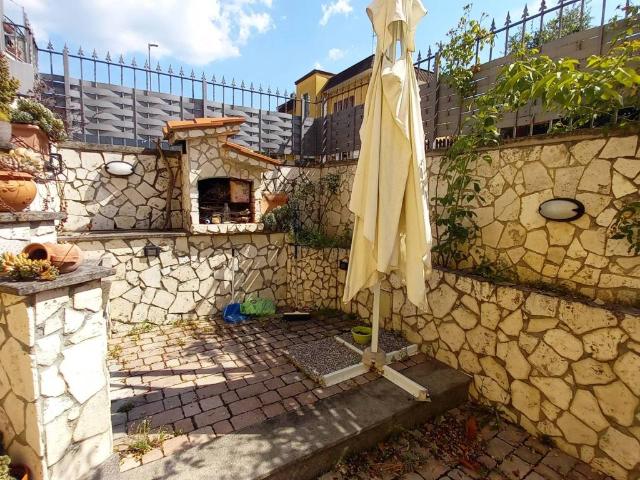 Villa Indipendente in vendita a Finocchio, Roma Capitale